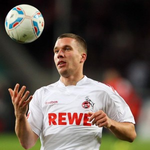 开云体育软件-中超联赛中国队夺冠 球迷为球队欢呼雀跃，中超争冠球队