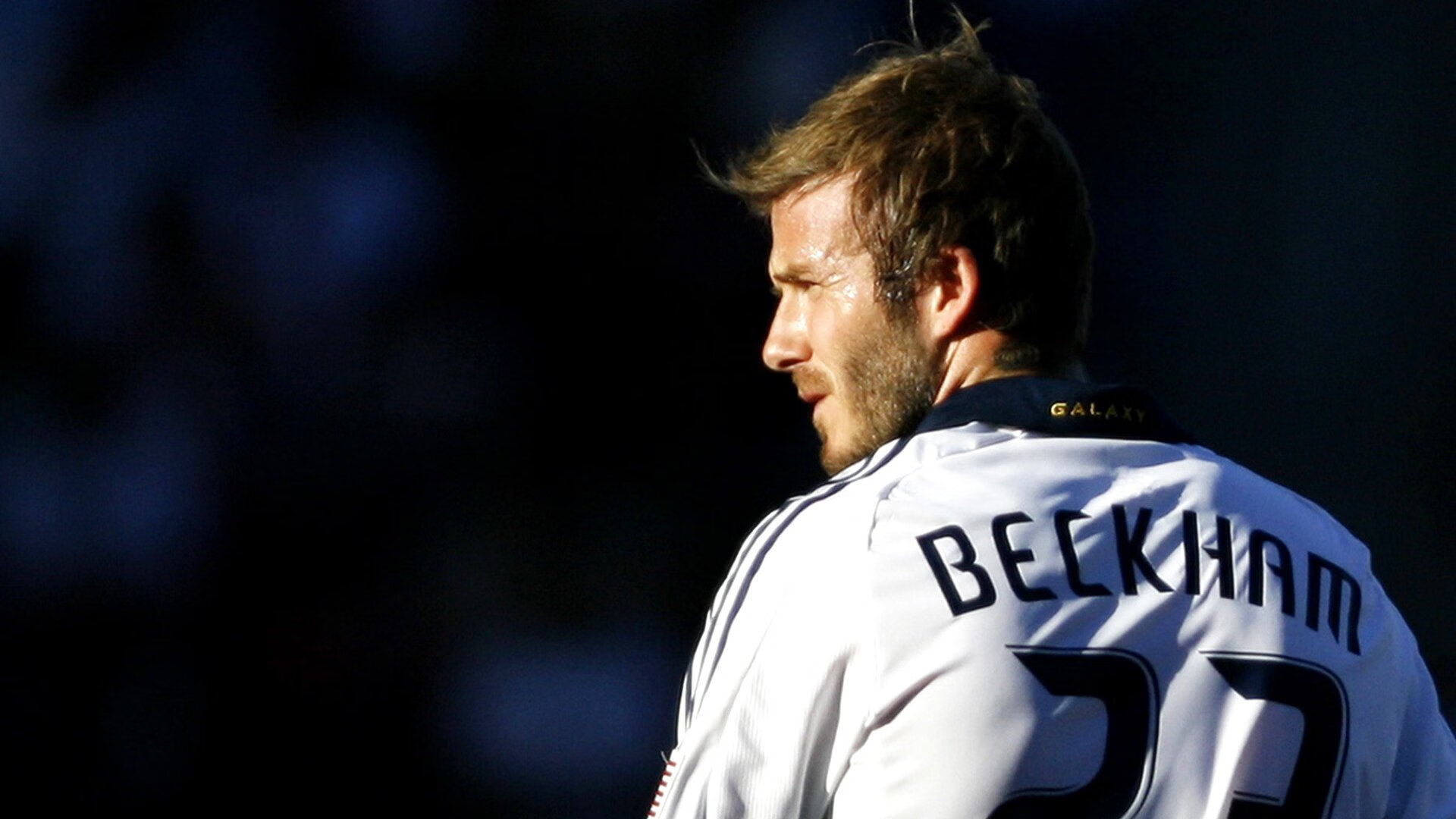 【罚分细则】裁判如何判定罚分？详尽规则揭秘，裁判判罚违例的手势是什么